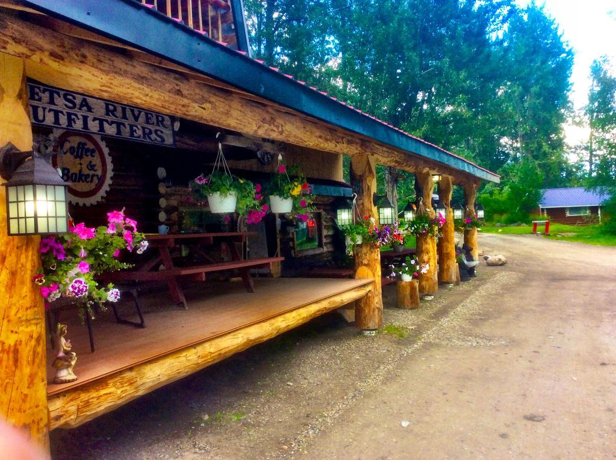 Tetsa River Lodge Экстерьер фото